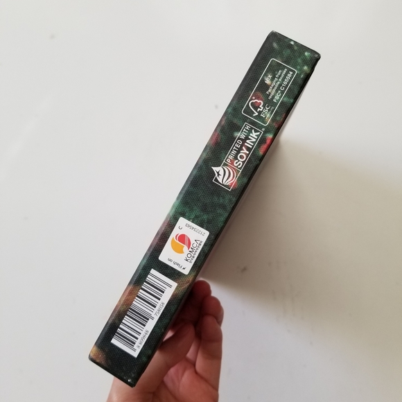 Jisoo's 1st Single Album, "ME" (Black Photobook vers) - Picture 7 of 16